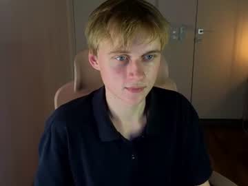 avenrey chaturbate live cam model