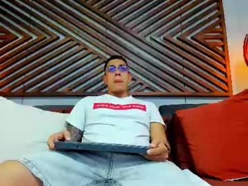 axton_wild chaturbate live cam model
