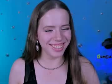emilia_lucky live cam