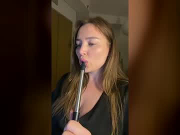 julia_dubai live cam