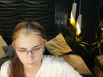 molly_mild live cam