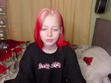 petitelia_ live cam
