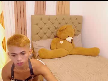ur_hugecock chaturbate live cam model