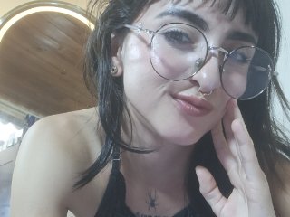 Adharashenoa streamate live cam model