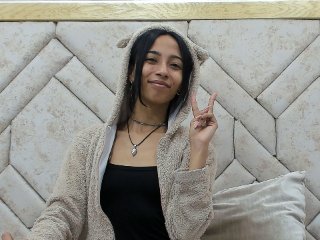 Agnis streamate live cam model