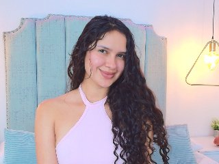AlaskaBluue streamate live cam model