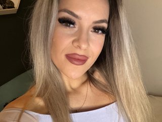 AlletaLove live cam