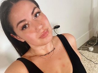 AnnaGloss streamate live cam model