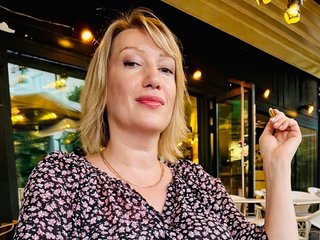 AnnaThurman streamate live cam model