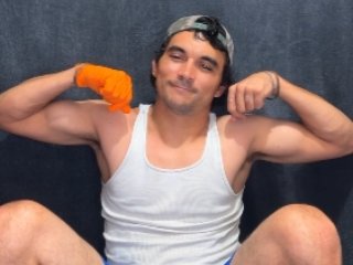 Apeezy21 streamate live cam model