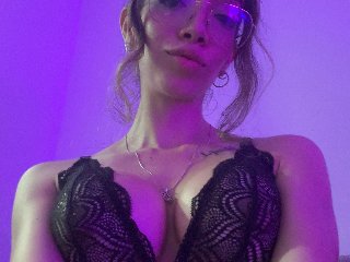 AriaGil live cam