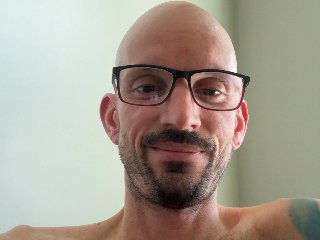 Breadman_2002 streamate live cam model
