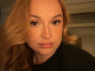 BritishMissPoppy streamate live cam model