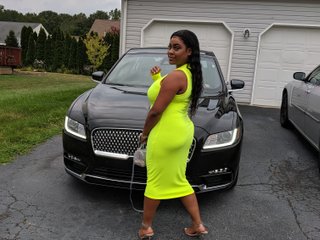 BrownRound21 streamate live cam model