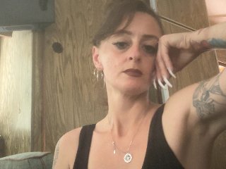 Bustydee43 streamate live cam model