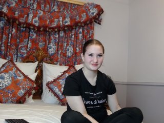 CHERRYh streamate live cam model