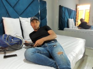 CamiloOlivera streamate live cam model