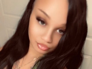 Chloeezze streamate live cam model