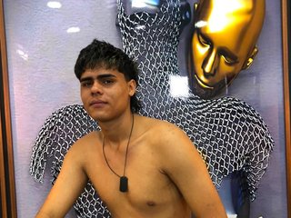DamianFrostt streamate live cam model