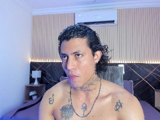 DamianRomanoff streamate live cam model