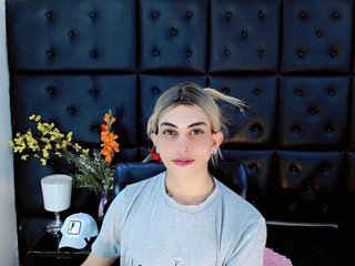 DanielaPinkX streamate live cam model