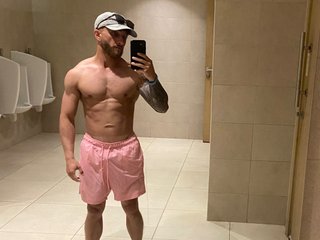 ElsieAndKai streamate live cam model
