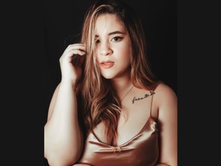 EmaBaaker streamate live cam model