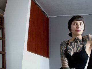 Emilia29 streamate live cam model