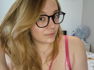 Emski_xox streamate live cam model