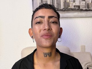 Eri_hott live cam