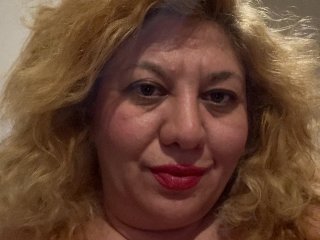 GloriaRoach streamate live cam model