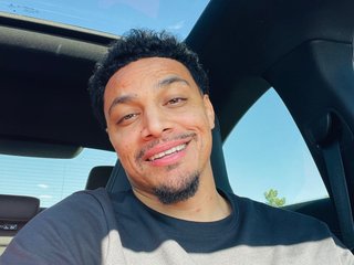 Hendrix187 streamate live cam model