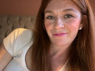Housewife_kirst streamate live cam model