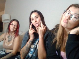 Inkedcherryfox streamate live cam model