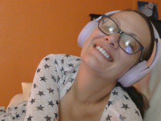 IsabellaSarai streamate live cam model