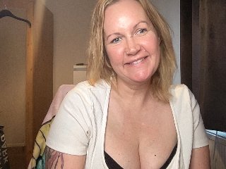 Issy_PrincesUK streamate live cam model