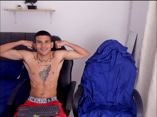 King_Zeus streamate live cam model
