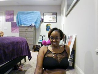 Kourtneyk26 streamate live cam model