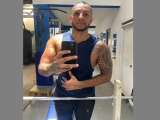 Leo_muscletxx streamate live cam model
