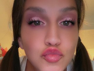 LexisLuvLair streamate live cam model