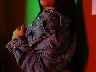 Lindareyy streamate live cam model