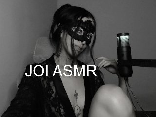 Lissandra222 streamate live cam model