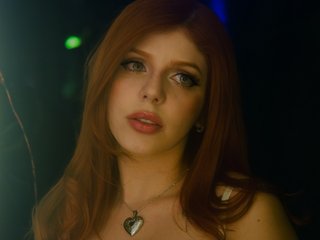 LittleAryy streamate live cam model