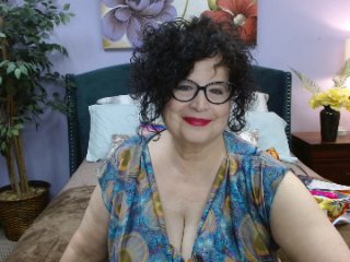 LolaLippz streamate live cam model