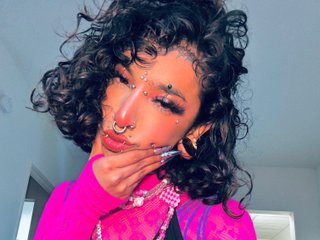 Maditronnn streamate live cam model