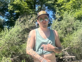 Mattysfunroom streamate live cam model