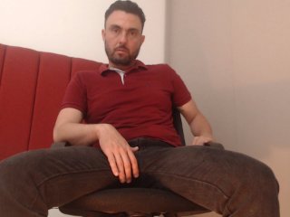 MaximoHills streamate live cam model