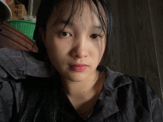 Mely222 streamate live cam model