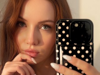 MiaHolland streamate live cam model