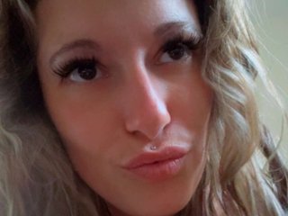 MissLilyBelleX streamate live cam model